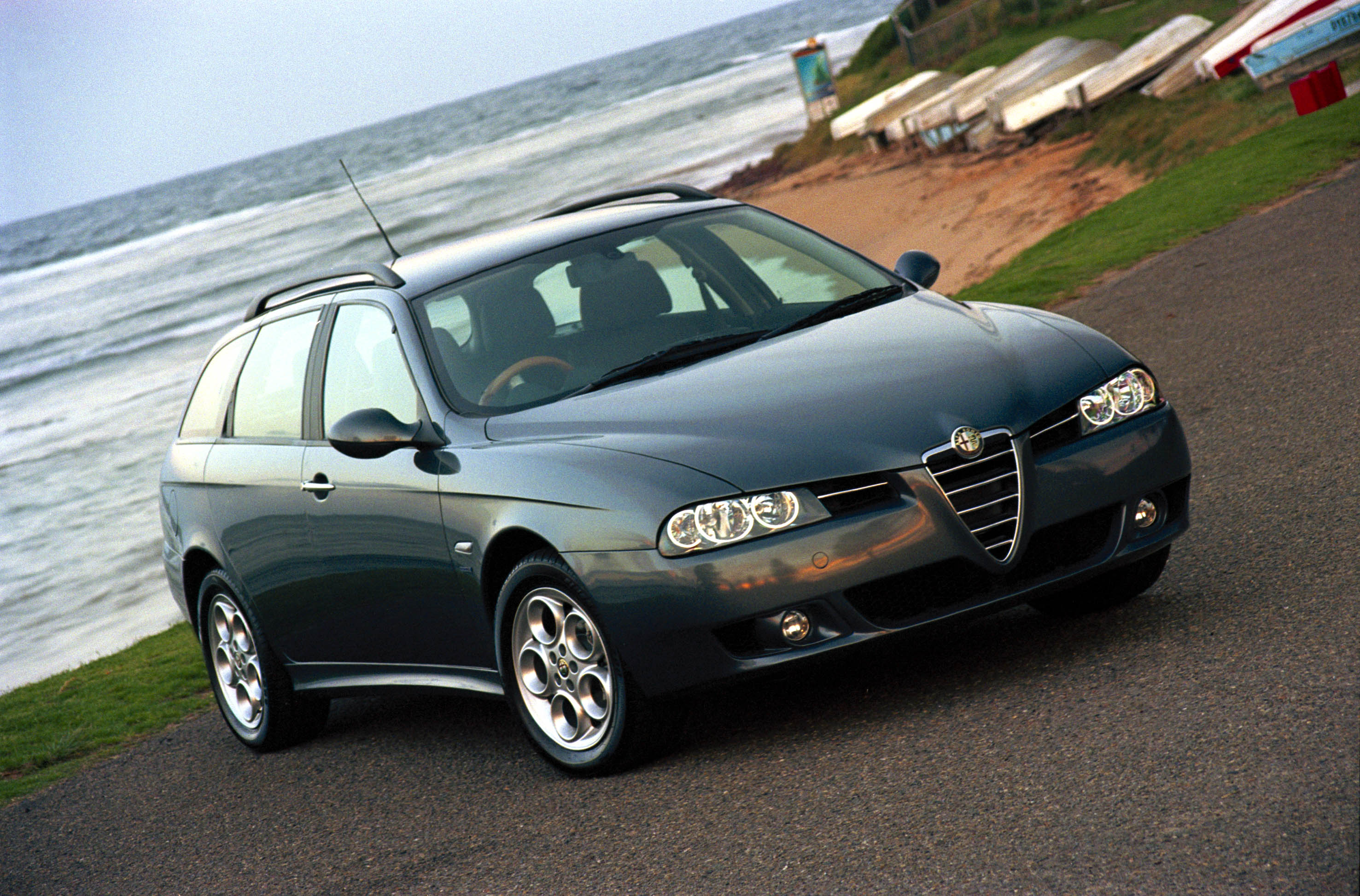 Alfa-Romeo 156  2.0 JTS 165 KM - dane techniczne, wymiary, spalanie i opinie