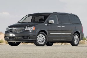 Chrysler Town-and-Country  3.3 150 KM Minivan