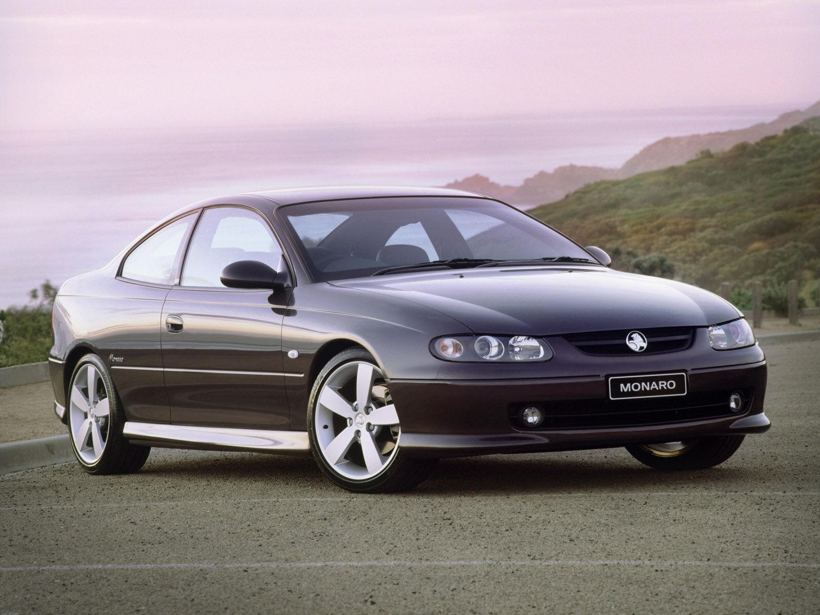 Holden Monaro  3.8 V6 233 KM - dane techniczne, wymiary, spalanie i opinie