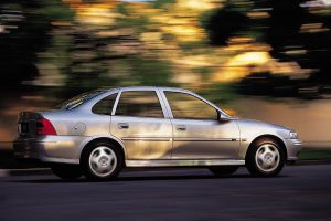 Holden Vectra  2.2 i 16V 141 KM Sedan