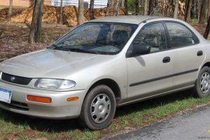 Mazda 323  1.3 i 16V 73 KM Hatchback