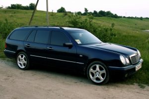 Mercedes-Benz E-klasse  E 290 T Turbo D 210.217 129 KM Suv