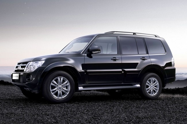 Mitsubishi Pajero  3.2d MT (200 HP) 4WD - dane techniczne, wymiary, spalanie i opinie