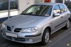 Nissan Almera  1.8 16V 116 KM Hatchback