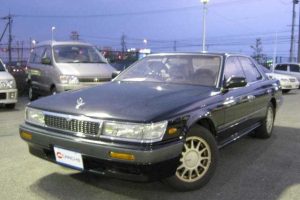 Nissan Laurel  2.0 i 125 KM Sedan