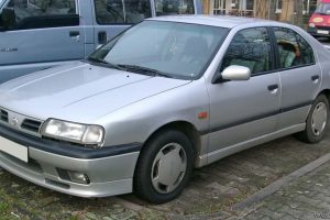 Nissan Primera  2.0 16V 115 KM Hatchback