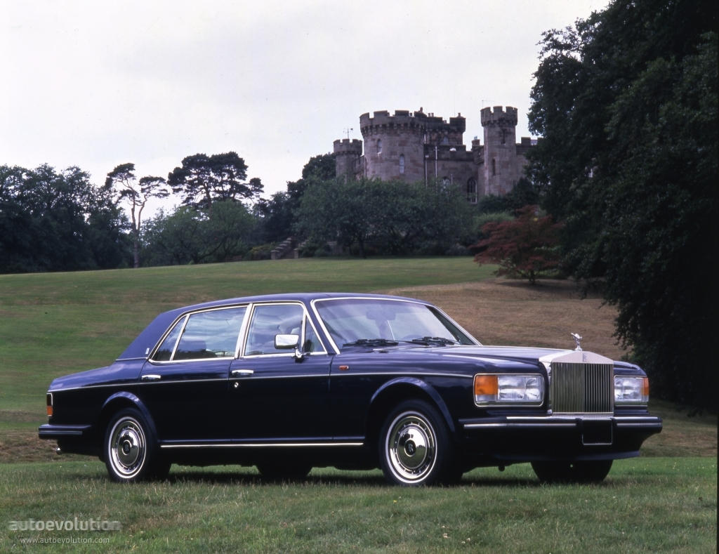 Rolls-Royce Silver-Spur  6.8 V8 329 KM - dane techniczne, wymiary, spalanie i opinie