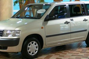 Toyota Probox  1.3 i  88 KM Hatchback